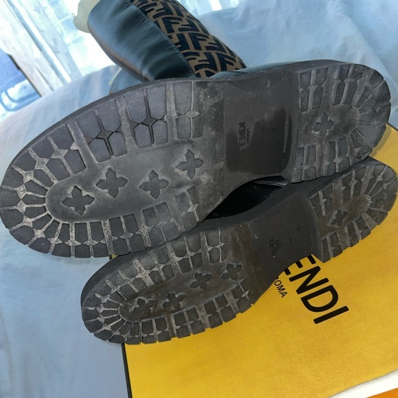 SOLD Fendi FF boots size 36 - Picture 3 of 3